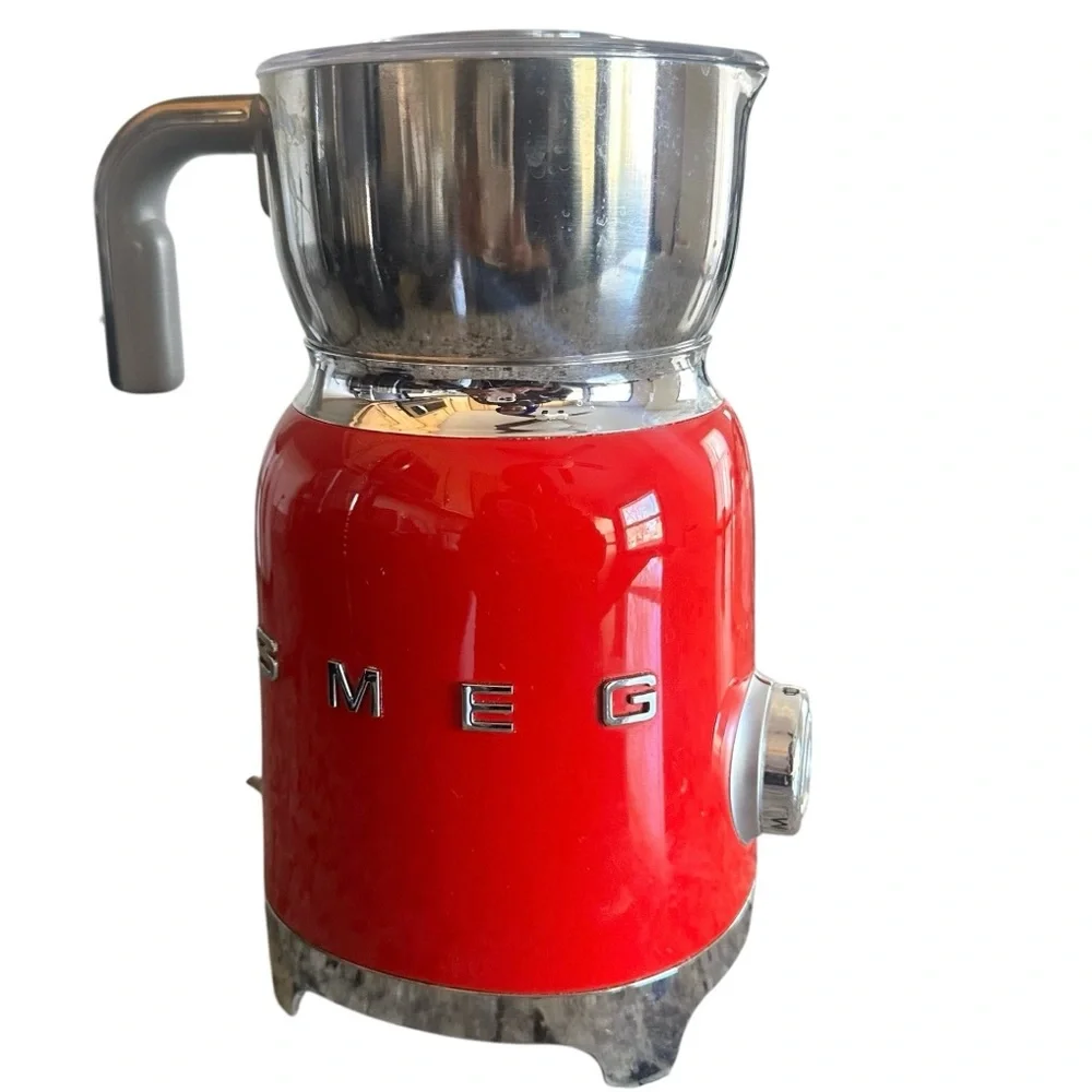 SMEG Red Retro Milk Frother - Picture 4 of 4